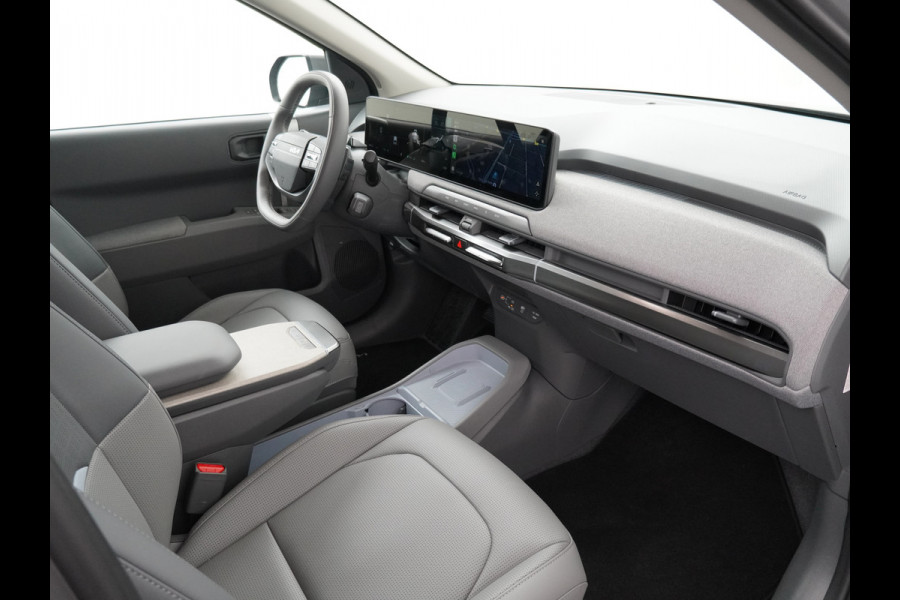 Kia EV3 Plus Advanced 81.4 kWh - Rijdende Demo - Draadloze Apple CarPlay / Android Auto - Stoel en stuurwiel verwarming - Panoramadak - Harman Kardon Audio - Dodehoek assistent - Fabrieksgarantie tot 11-2031