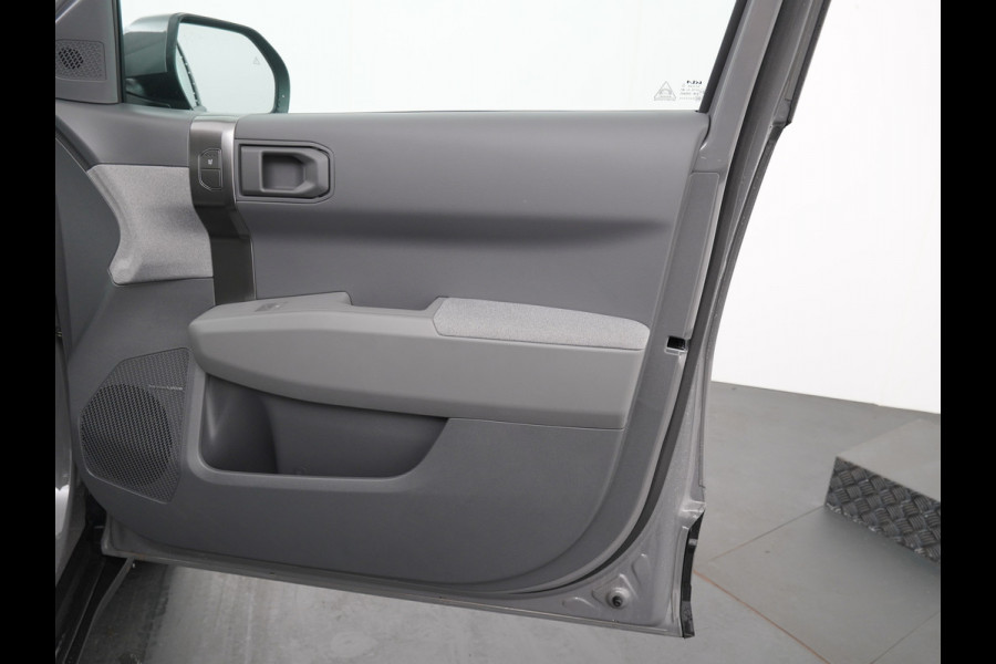 Kia EV3 Plus Advanced 81.4 kWh - Rijdende Demo - Draadloze Apple CarPlay / Android Auto - Stoel en stuurwiel verwarming - Panoramadak - Harman Kardon Audio - Dodehoek assistent - Fabrieksgarantie tot 11-2031