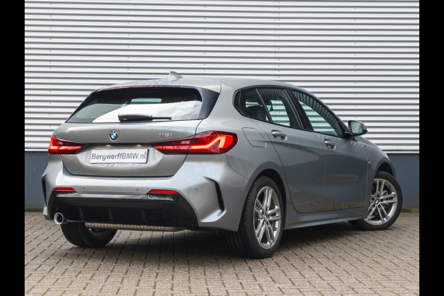 BMW 1-serie 118i M-Sport - Live Cockpit Prof - LED - Stoelverwarming