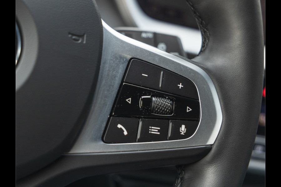 BMW 1-serie 118i M-Sport - Live Cockpit Prof - LED - Stoelverwarming