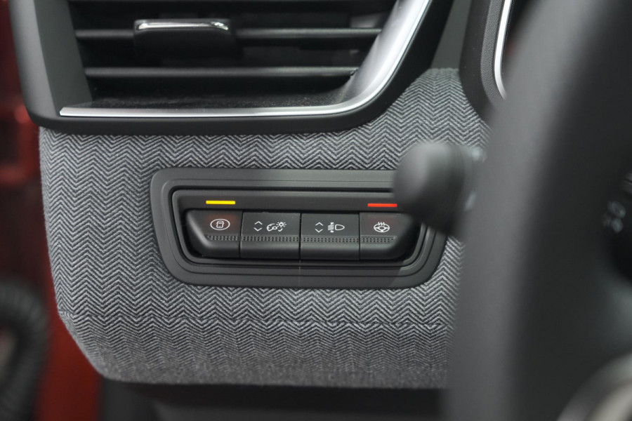 Renault Clio 1.6 E-Tech Full Hybrid 145 techno | 360 Camera | Bose Audio | Stoelverwarming | 9.3 Inch Groot Scherm