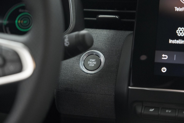 Renault Clio 1.6 E-Tech Full Hybrid 145 techno | 360 Camera | Bose Audio | Stoelverwarming | 9.3 Inch Groot Scherm