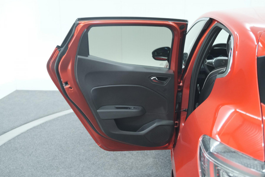 Renault Clio 1.6 E-Tech Full Hybrid 145 techno | 360 Camera | Bose Audio | Stoelverwarming | 9.3 Inch Groot Scherm