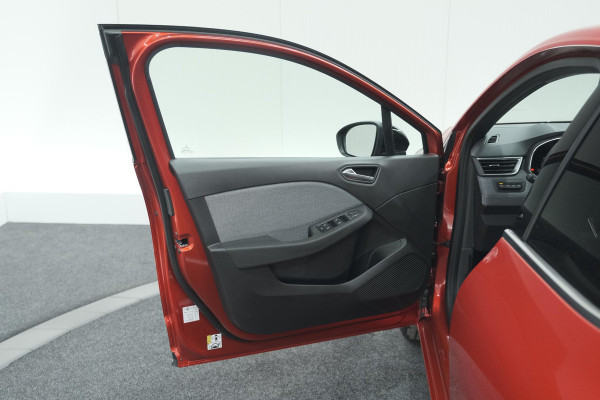 Renault Clio 1.6 E-Tech Full Hybrid 145 techno | 360 Camera | Bose Audio | Stoelverwarming | 9.3 Inch Groot Scherm