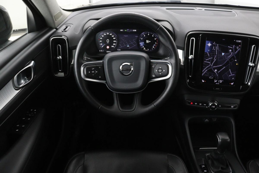 Volvo XC40 1.5 T3 Momentum Pro | Leder | Stoelverwarming | Camera | Navigatie | PDC | Full LED | Climate control