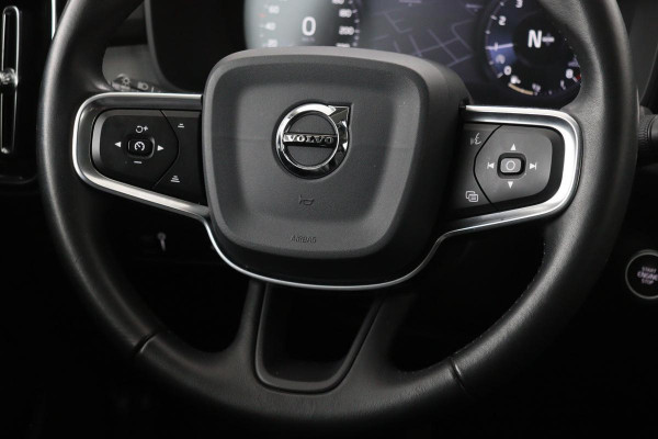 Volvo XC40 1.5 T3 Momentum Pro | Leder | Stoelverwarming | Camera | Navigatie | PDC | Full LED | Climate control