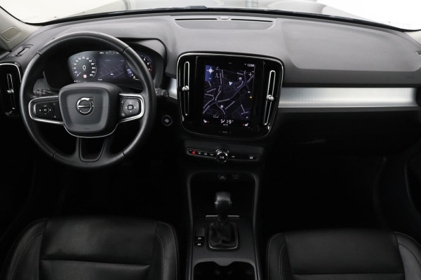 Volvo XC40 1.5 T3 Momentum Pro | Leder | Stoelverwarming | Camera | Navigatie | PDC | Full LED | Climate control