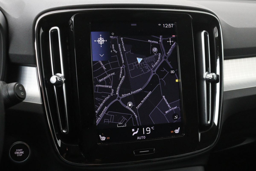 Volvo XC40 1.5 T3 Momentum Pro | Leder | Stoelverwarming | Camera | Navigatie | PDC | Full LED | Climate control