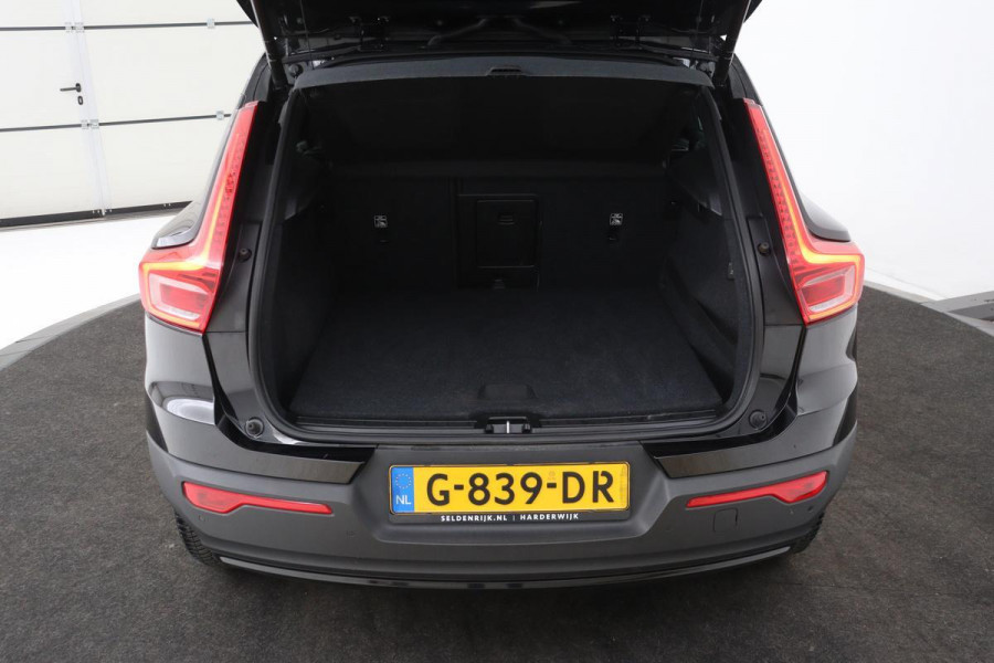 Volvo XC40 1.5 T3 Momentum Pro | Leder | Stoelverwarming | Camera | Navigatie | PDC | Full LED | Climate control