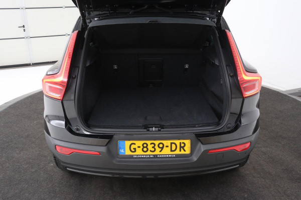 Volvo XC40 1.5 T3 Momentum Pro | Leder | Stoelverwarming | Camera | Navigatie | PDC | Full LED | Climate control