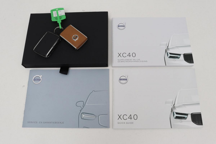 Volvo XC40 1.5 T3 Momentum Pro | Leder | Stoelverwarming | Camera | Navigatie | PDC | Full LED | Climate control