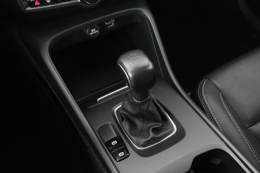 Volvo XC40 1.5 T3 Momentum Pro | Leder | Stoelverwarming | Camera | Navigatie | PDC | Full LED | Climate control