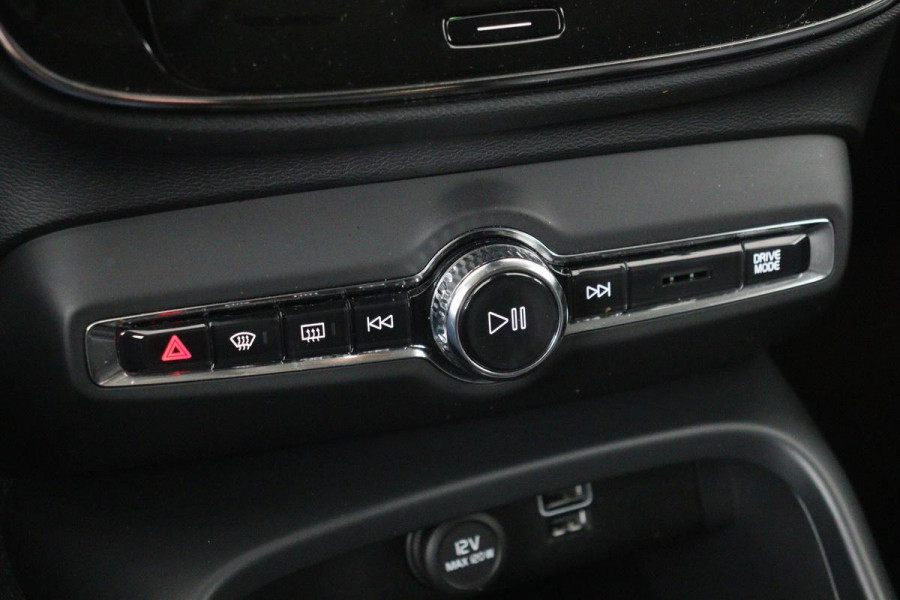 Volvo XC40 1.5 T3 Momentum Pro | Leder | Stoelverwarming | Camera | Navigatie | PDC | Full LED | Climate control