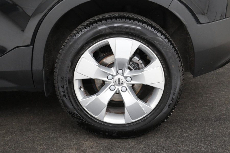 Volvo XC40 1.5 T3 Momentum Pro | Leder | Stoelverwarming | Camera | Navigatie | PDC | Full LED | Climate control
