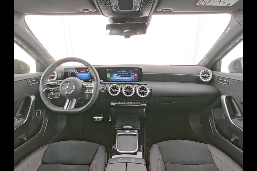 Mercedes-Benz A-Klasse 250 e AMG Face Lift Plug-In Hybride | AMG Line | Night Pakket | Sfeerverlichting | 11 kW Laden | Stuur en Stoelverwarming | Inclusief 24 maanden MB Certified garantie voor Europa.
