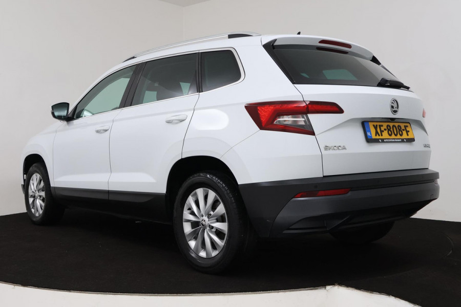 Škoda Karoq 1.0 TSI Clever Edition (PARKEERSENSOREN, CRUISE CONTROL, ACHTERUITRIJCAMERA, STOELVERWARMING, NAVIGATIE, NL-AUTO)