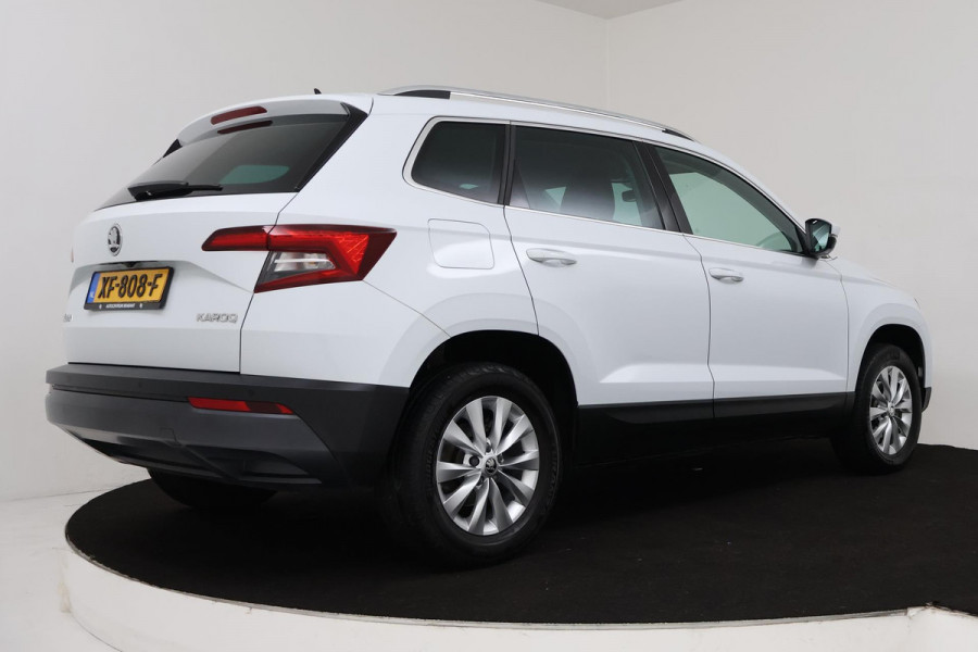 Škoda Karoq 1.0 TSI Clever Edition (PARKEERSENSOREN, CRUISE CONTROL, ACHTERUITRIJCAMERA, STOELVERWARMING, NAVIGATIE, NL-AUTO)