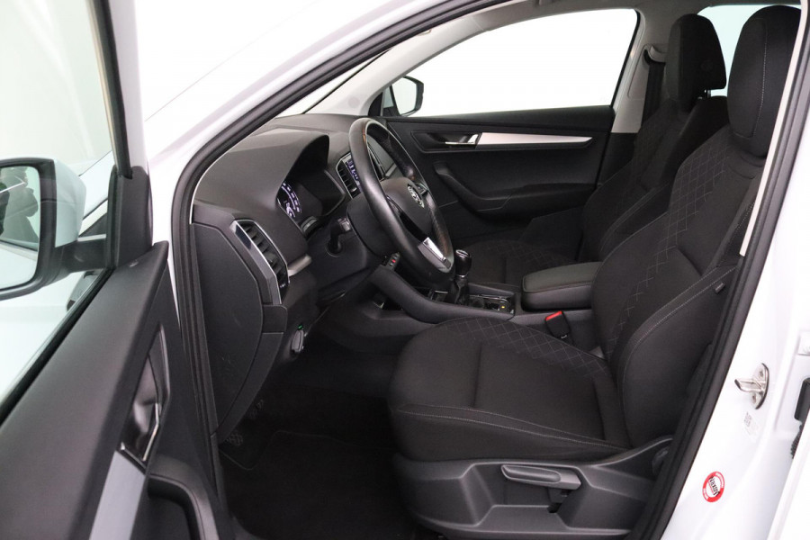 Škoda Karoq 1.0 TSI Clever Edition (PARKEERSENSOREN, CRUISE CONTROL, ACHTERUITRIJCAMERA, STOELVERWARMING, NAVIGATIE, NL-AUTO)
