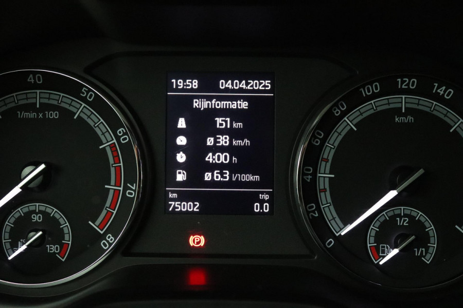 Škoda Karoq 1.0 TSI Clever Edition (PARKEERSENSOREN, CRUISE CONTROL, ACHTERUITRIJCAMERA, STOELVERWARMING, NAVIGATIE, NL-AUTO)