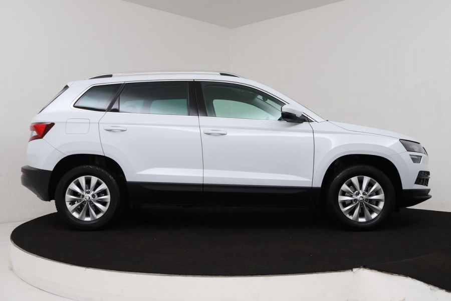 Škoda Karoq 1.0 TSI Clever Edition (PARKEERSENSOREN, CRUISE CONTROL, ACHTERUITRIJCAMERA, STOELVERWARMING, NAVIGATIE, NL-AUTO)