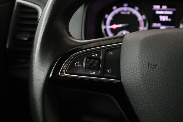 Škoda Karoq 1.0 TSI Clever Edition (PARKEERSENSOREN, CRUISE CONTROL, ACHTERUITRIJCAMERA, STOELVERWARMING, NAVIGATIE, NL-AUTO)