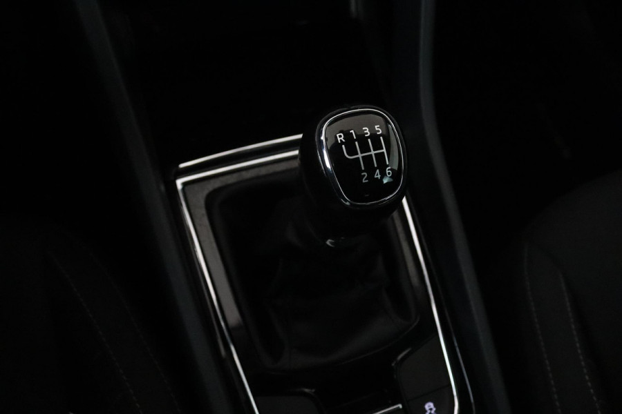Škoda Karoq 1.0 TSI Clever Edition (PARKEERSENSOREN, CRUISE CONTROL, ACHTERUITRIJCAMERA, STOELVERWARMING, NAVIGATIE, NL-AUTO)