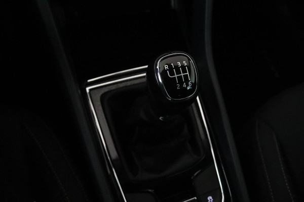 Škoda Karoq 1.0 TSI Clever Edition (PARKEERSENSOREN, CRUISE CONTROL, ACHTERUITRIJCAMERA, STOELVERWARMING, NAVIGATIE, NL-AUTO)