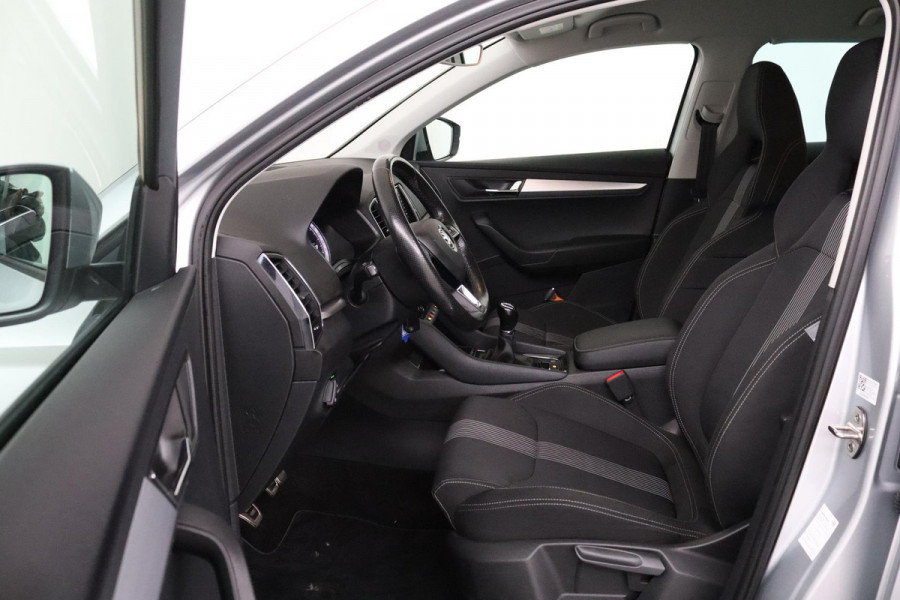 Škoda Karoq 1.0 TSI Ambition Business (CRUISE CONTROL, NAVIGATIE, PARKEERSENSOREN, STOELVERWARMING, NL-AUTO)