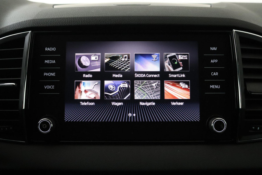 Škoda Karoq 1.0 TSI Ambition Business (CRUISE CONTROL, NAVIGATIE, PARKEERSENSOREN, STOELVERWARMING, NL-AUTO)