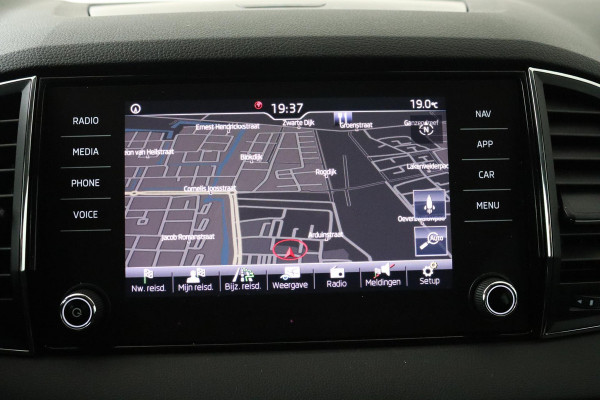 Škoda Karoq 1.0 TSI Ambition Business (CRUISE CONTROL, NAVIGATIE, PARKEERSENSOREN, STOELVERWARMING, NL-AUTO)