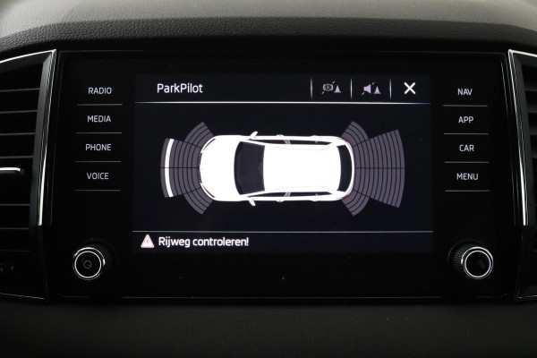 Škoda Karoq 1.0 TSI Ambition Business (CRUISE CONTROL, NAVIGATIE, PARKEERSENSOREN, STOELVERWARMING, NL-AUTO)