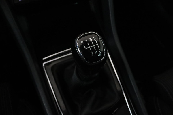 Škoda Karoq 1.0 TSI Ambition Business (CRUISE CONTROL, NAVIGATIE, PARKEERSENSOREN, STOELVERWARMING, NL-AUTO)
