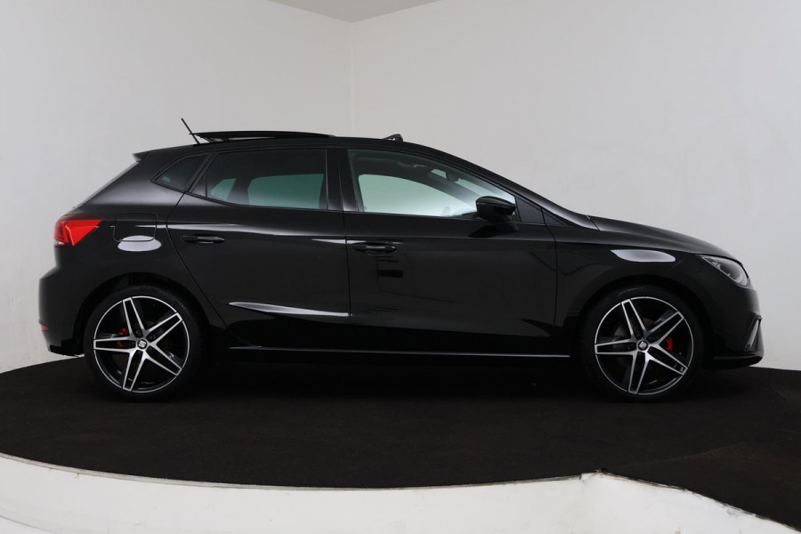 Seat Ibiza 1.0 TSI FR Business Intense (PANORAMADAK, PARKEERSENSOREN, CRUISE, NAVIGATIE, AUTOMAAT, ACHTERUITRIJCAMERA, NL-AUTO)