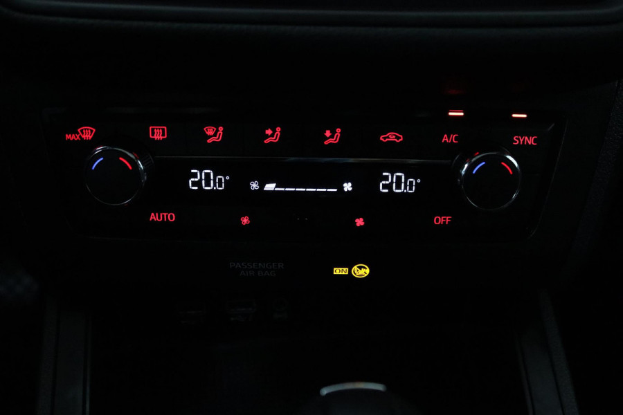 Seat Ibiza 1.0 TSI FR Business Intense (PANORAMADAK, PARKEERSENSOREN, CRUISE, NAVIGATIE, AUTOMAAT, ACHTERUITRIJCAMERA, NL-AUTO)