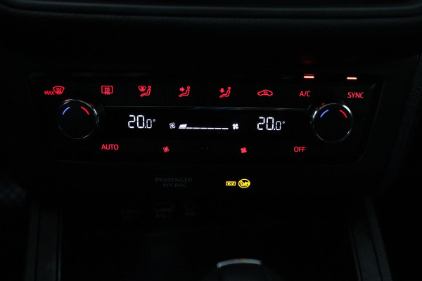 Seat Ibiza 1.0 TSI FR Business Intense (PANORAMADAK, PARKEERSENSOREN, CRUISE, NAVIGATIE, AUTOMAAT, ACHTERUITRIJCAMERA, NL-AUTO)