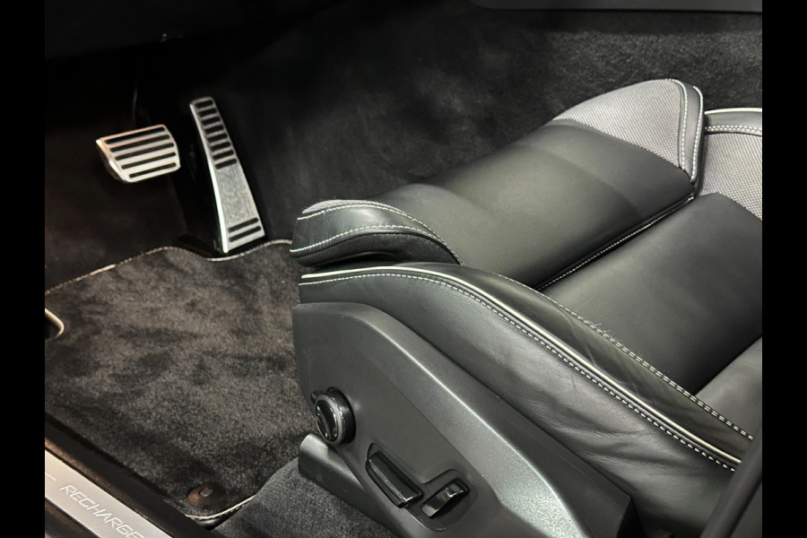 Volvo XC60 T8 391pk AWD R-Design Plus Pack | Panorama | ACC | Memory | Pilot-Assist | Sportstoelen | Camera | Keyless | Led | Zwarte Hemelbekleding | Dab | Carplay | Stuurwielverwarming | Bovag Garantie.