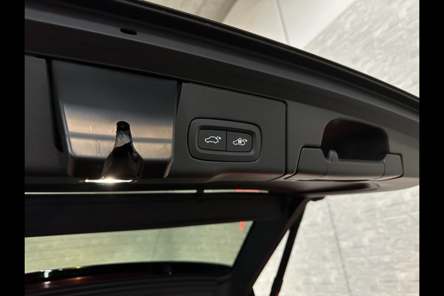Volvo XC60 T8 391pk AWD R-Design Plus Pack | Panorama | ACC | Memory | Pilot-Assist | Sportstoelen | Camera | Keyless | Led | Zwarte Hemelbekleding | Dab | Carplay | Stuurwielverwarming | Bovag Garantie.