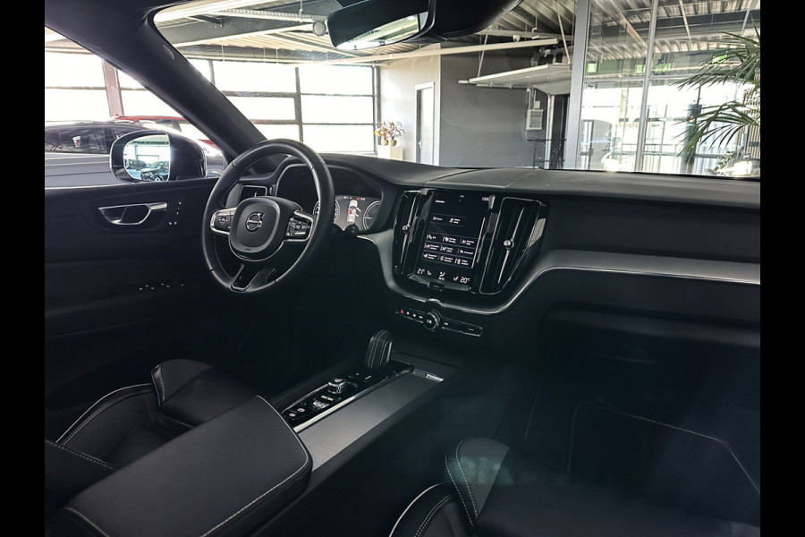 Volvo XC60 T8 391pk AWD R-Design Plus Pack | Panorama | ACC | Memory | Pilot-Assist | Sportstoelen | Camera | Keyless | Led | Zwarte Hemelbekleding | Dab | Carplay | Stuurwielverwarming | Bovag Garantie.