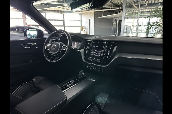 Volvo XC60 T8 391pk AWD R-Design Plus Pack | Panorama | ACC | Memory | Pilot-Assist | Sportstoelen | Camera | Keyless | Led | Zwarte Hemelbekleding | Dab | Carplay | Stuurwielverwarming | Bovag Garantie.