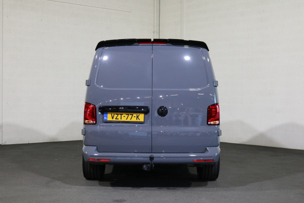 Volkswagen Transporter 2.0 TDI L2H1 204pk Bulli Automaat Trekhaak Lederen Stoelen Camera