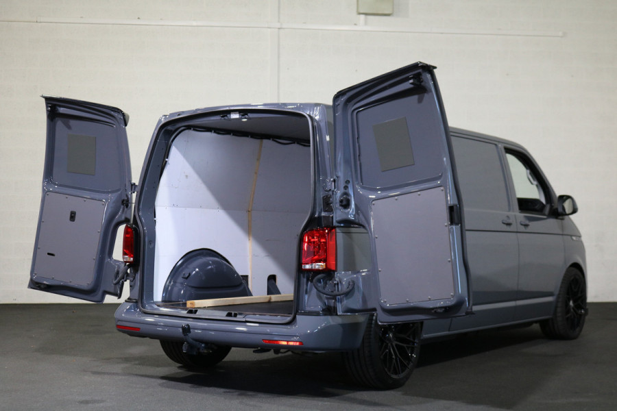 Volkswagen Transporter 2.0 TDI L2H1 204pk Bulli Automaat Trekhaak Lederen Stoelen Camera