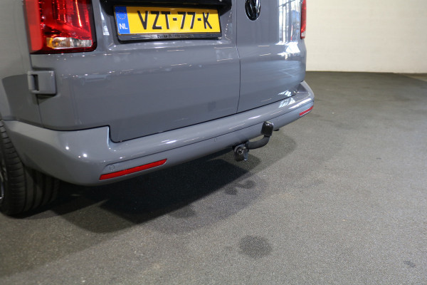 Volkswagen Transporter 2.0 TDI L2H1 204pk Bulli Automaat Trekhaak Lederen Stoelen Camera