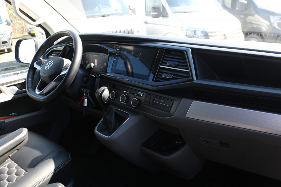 Volkswagen Transporter 2.0 TDI L2H1 204pk Bulli Automaat Trekhaak Lederen Stoelen Camera