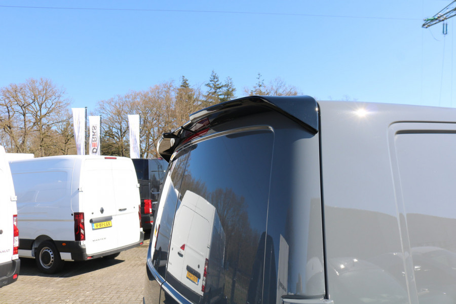 Volkswagen Transporter 2.0 TDI L2H1 204pk Bulli Automaat Trekhaak Lederen Stoelen Camera