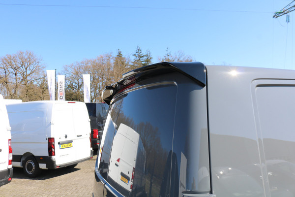 Volkswagen Transporter 2.0 TDI L2H1 204pk Bulli Automaat Trekhaak Lederen Stoelen Camera