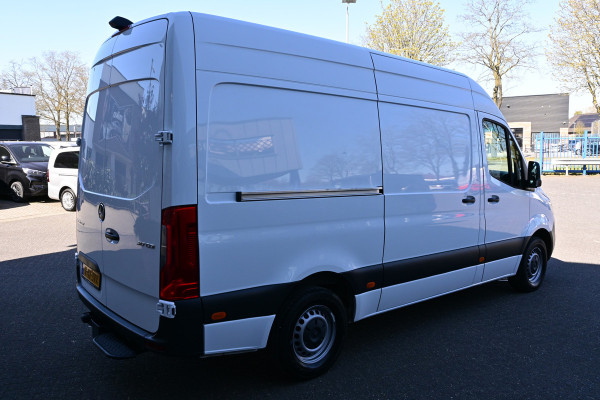 Mercedes-Benz Sprinter 317 CDI L2H2 3500 kg trekhaak, MBUX met parkeerpakket en camera
