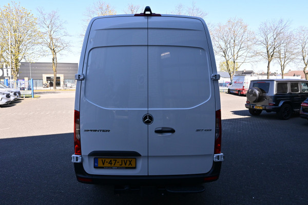 Mercedes-Benz Sprinter 317 CDI L2H2 3500 kg trekhaak, MBUX met parkeerpakket en camera