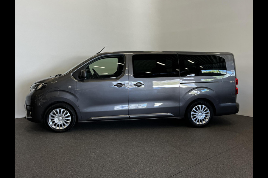 Toyota PROACE Electric Shuttle Long Extra Range Cool 75 kWh 9 pers. Navigatie Apple Carplay/Android Auto Parkeersensoren Cruise Control Lichtmetalen velgen Getinte ramen Airco