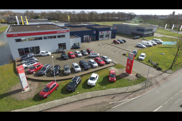 Kia EV3 Plus Advanced 81.4 kWh - Rijdende Demo - Draadloze Apple CarPlay / Android Auto - Stoel en stuurwiel verwarming - Panoramadak - Harman Kardon Audio - Dodehoek assistent - Fabrieksgarantie tot 11-2031