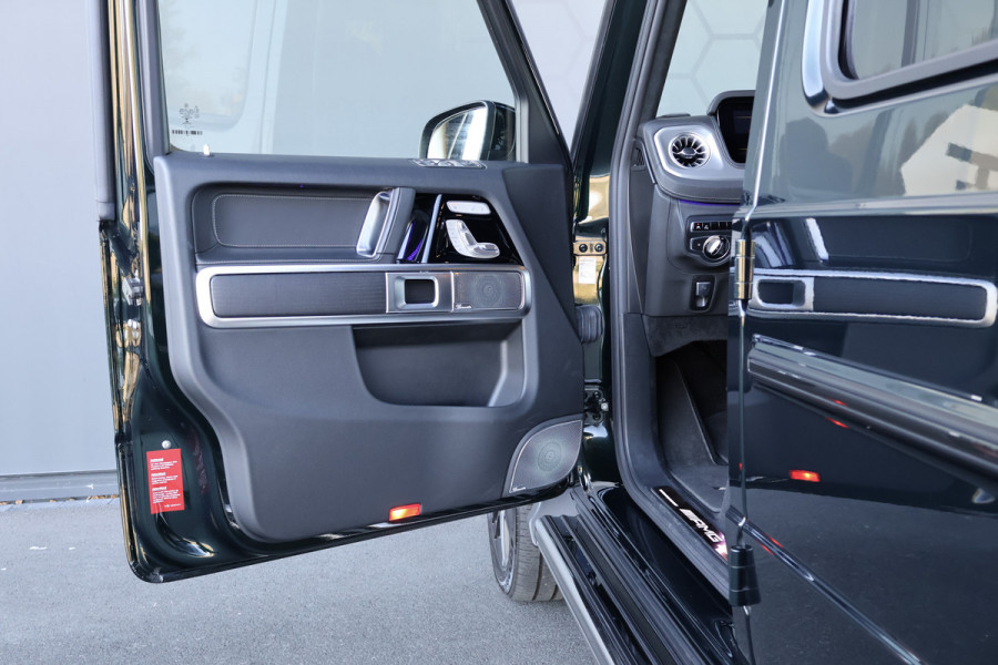 Mercedes-Benz G-Klasse 63 AMG STOELVERWARMING | TREKHAAK | AMBIENTEVERLICHTING | NAPPA LEDER |  DAK | BURMESTER AUDIO | 360 CAMERA | MEMORY | SUÉDE HEMELBEKLEDING | SPORTUITLAAT | EXTRA GROTE BENZINETANK | ETC. G63